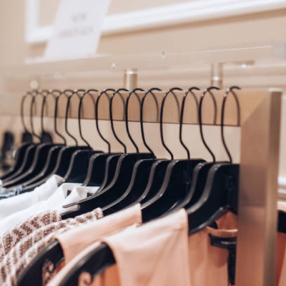 Ryan Elizabeth - Picture 2 of 4